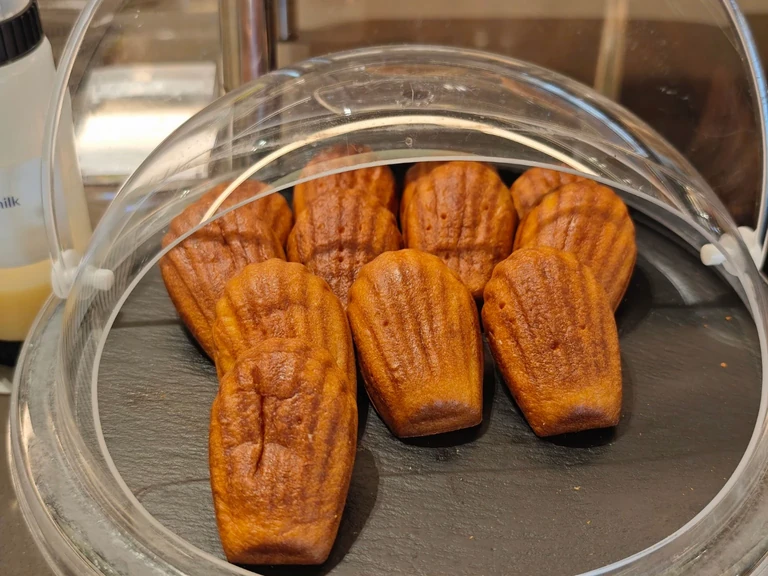 マドレーヌなどの焼き菓子