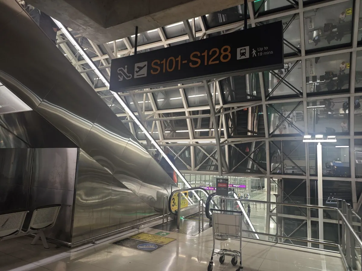 S101〜S128方面へ進む案内