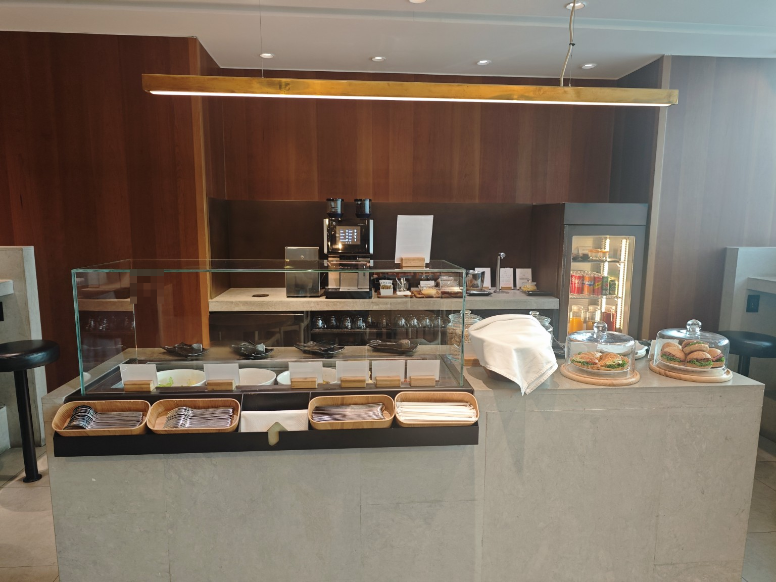 ラウンジの軽食コーナー