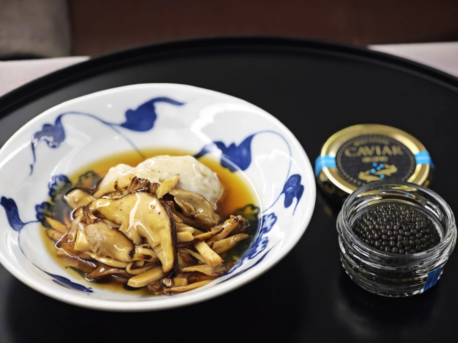 松茸の香りとキャビアの塩味。今回いちばん印象に残った一皿です。