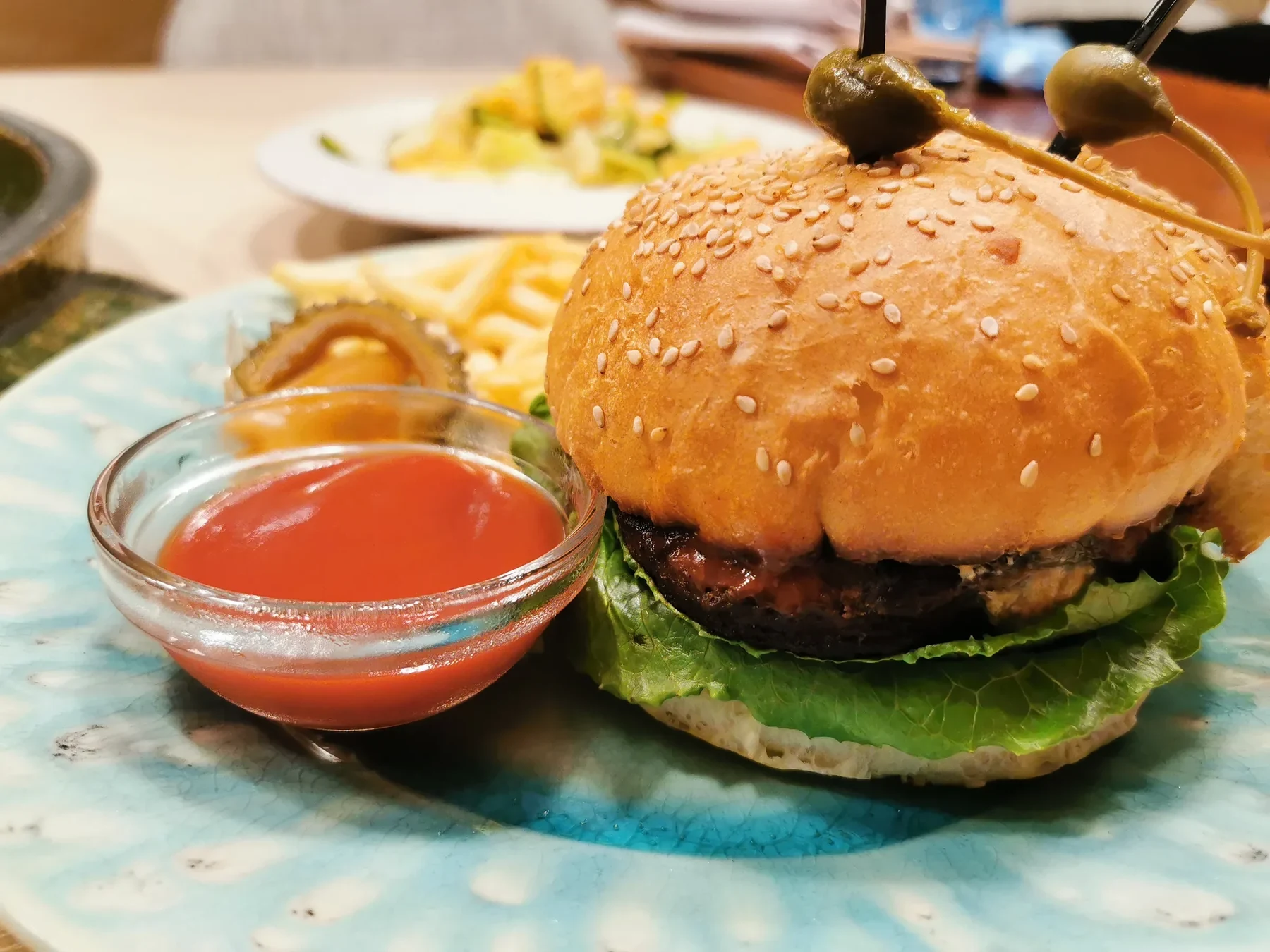 インルームダイニングで注文した料理の一例