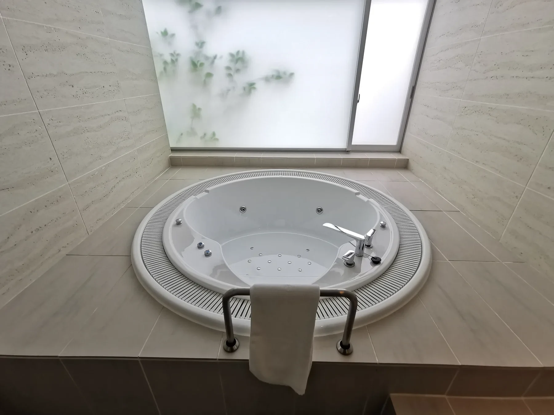 丸形ジャグジー。Bathroomの主役になる設備