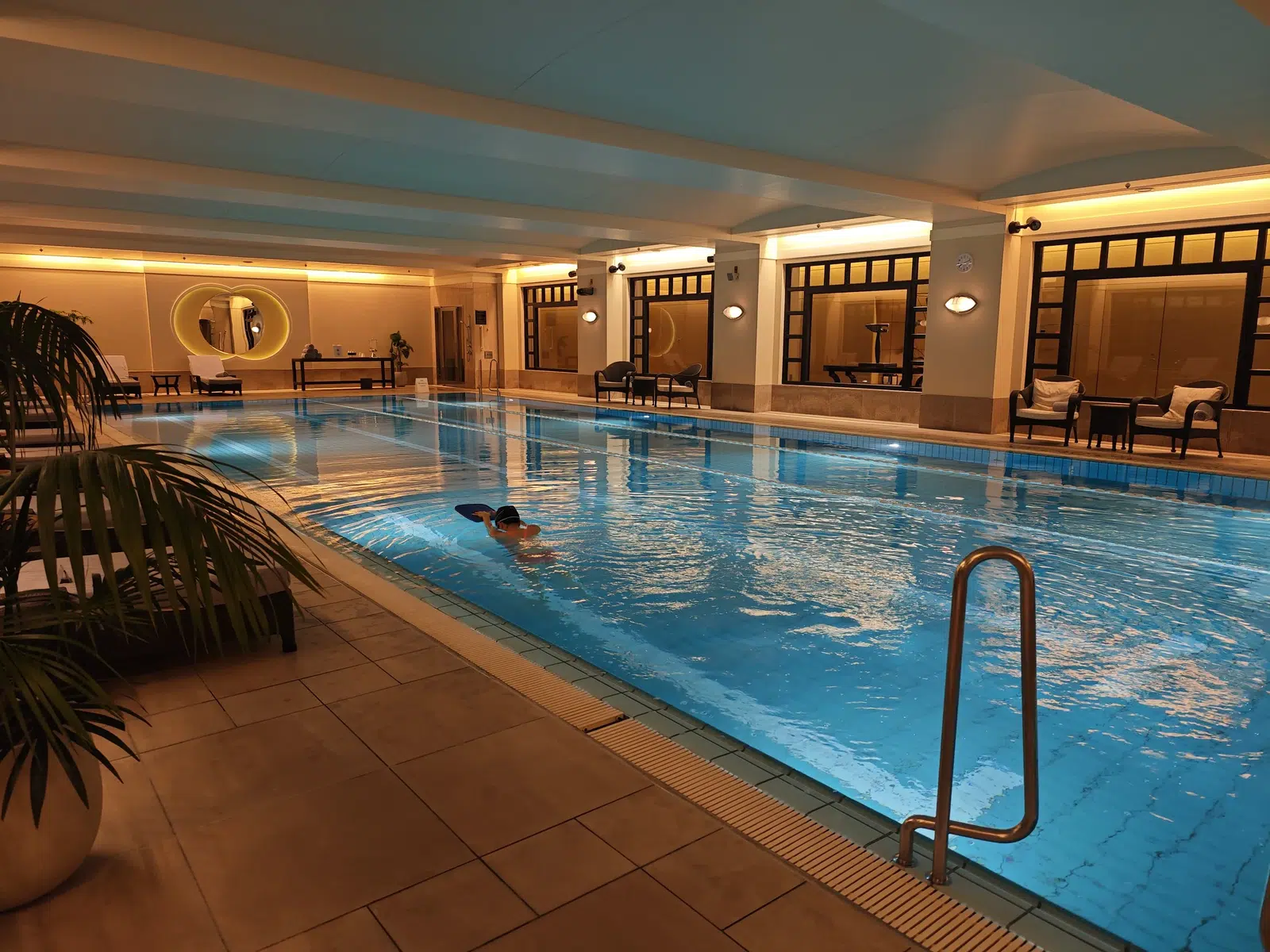 屋内Pool。最新観測の一例。