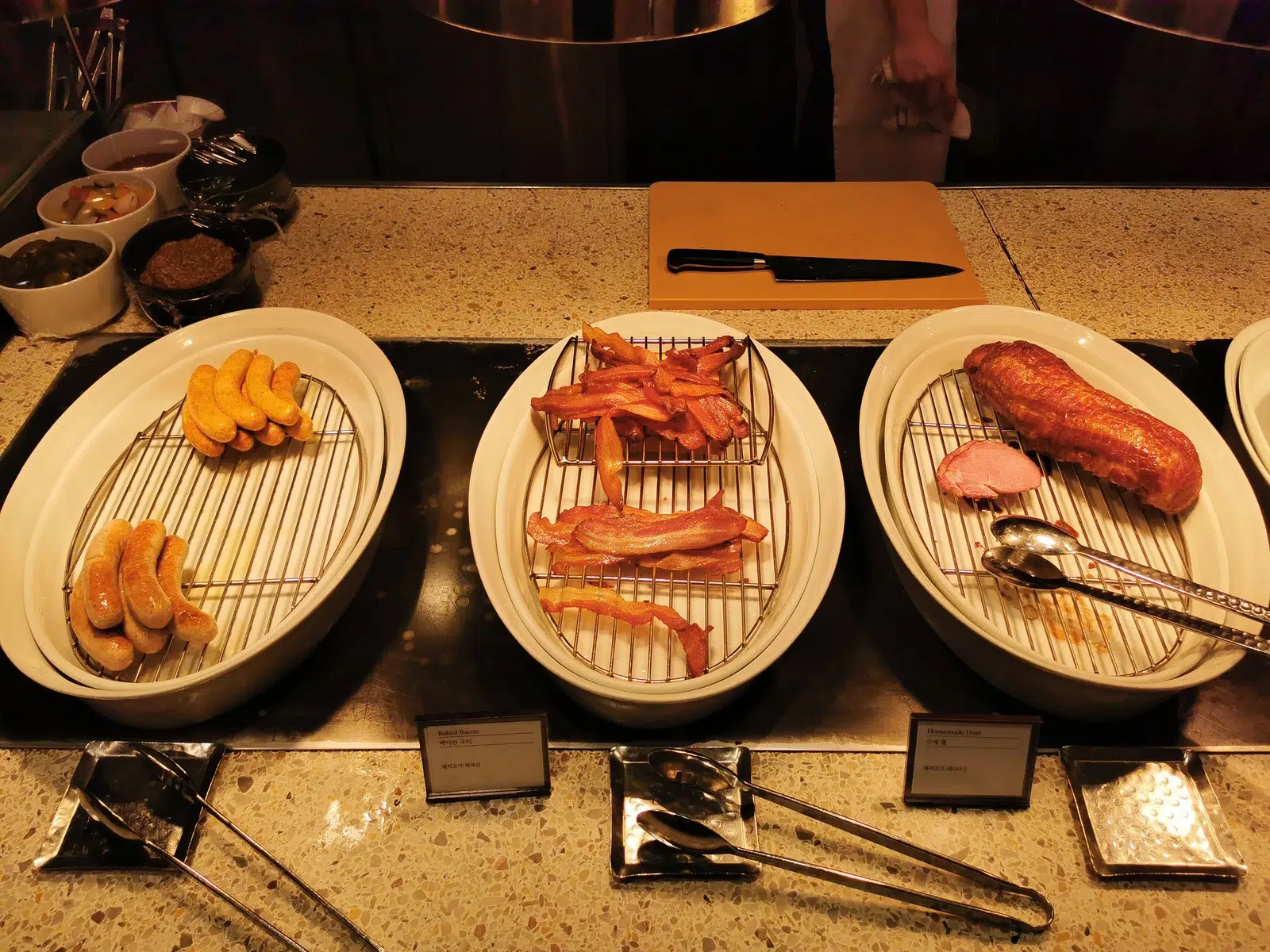 温かい料理の一例。