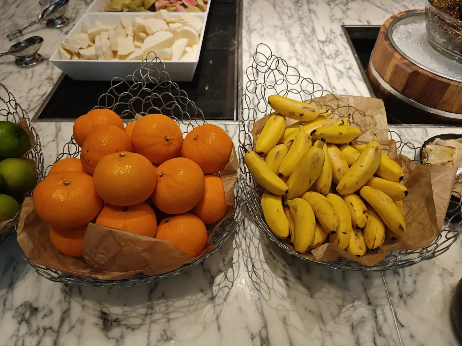 朝食のフルーツ